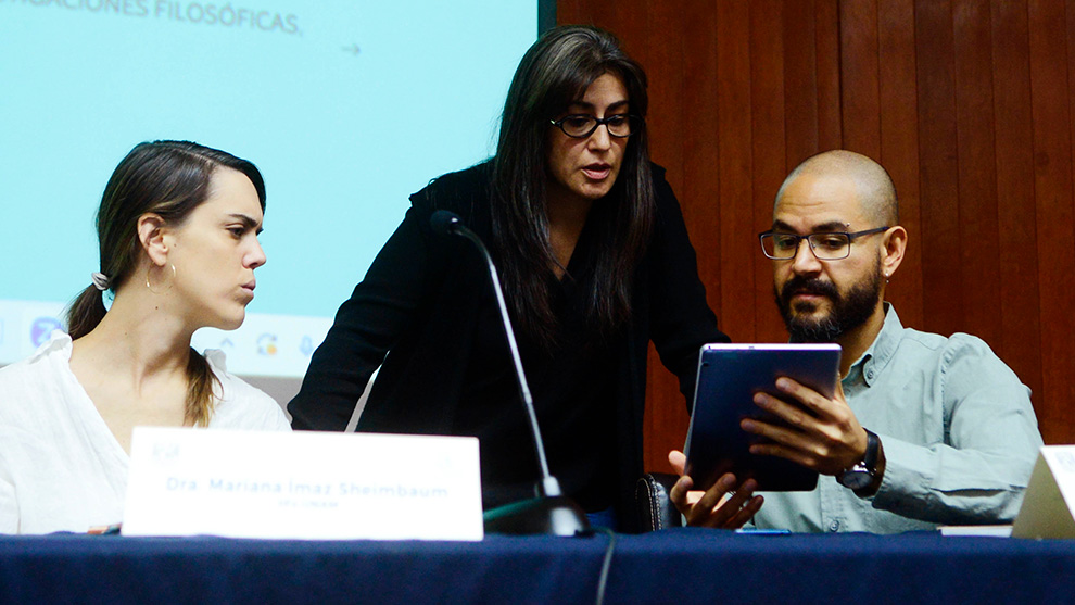 Mariana Ímaz, Rebeca Villalobos y Ricardo Ledesma. Foto: Víctor Hugo Sánchez.